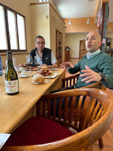 Load image into Gallery viewer, Rafael, winemaker at Dominio de Tares, Bierzo.
